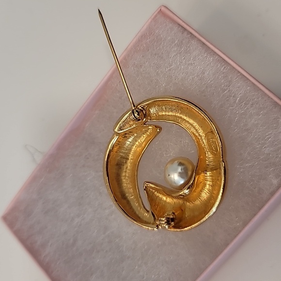 Vintage Elegant Goldtone Napier Brooch Pin - Picture 6 of 7